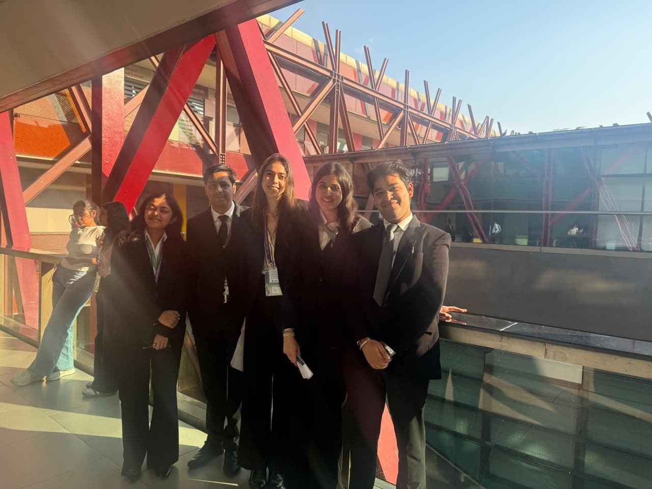 Lara Jarsun durante la Philip C. Jessup International Law Moot Court Competition en Nueva Delhi